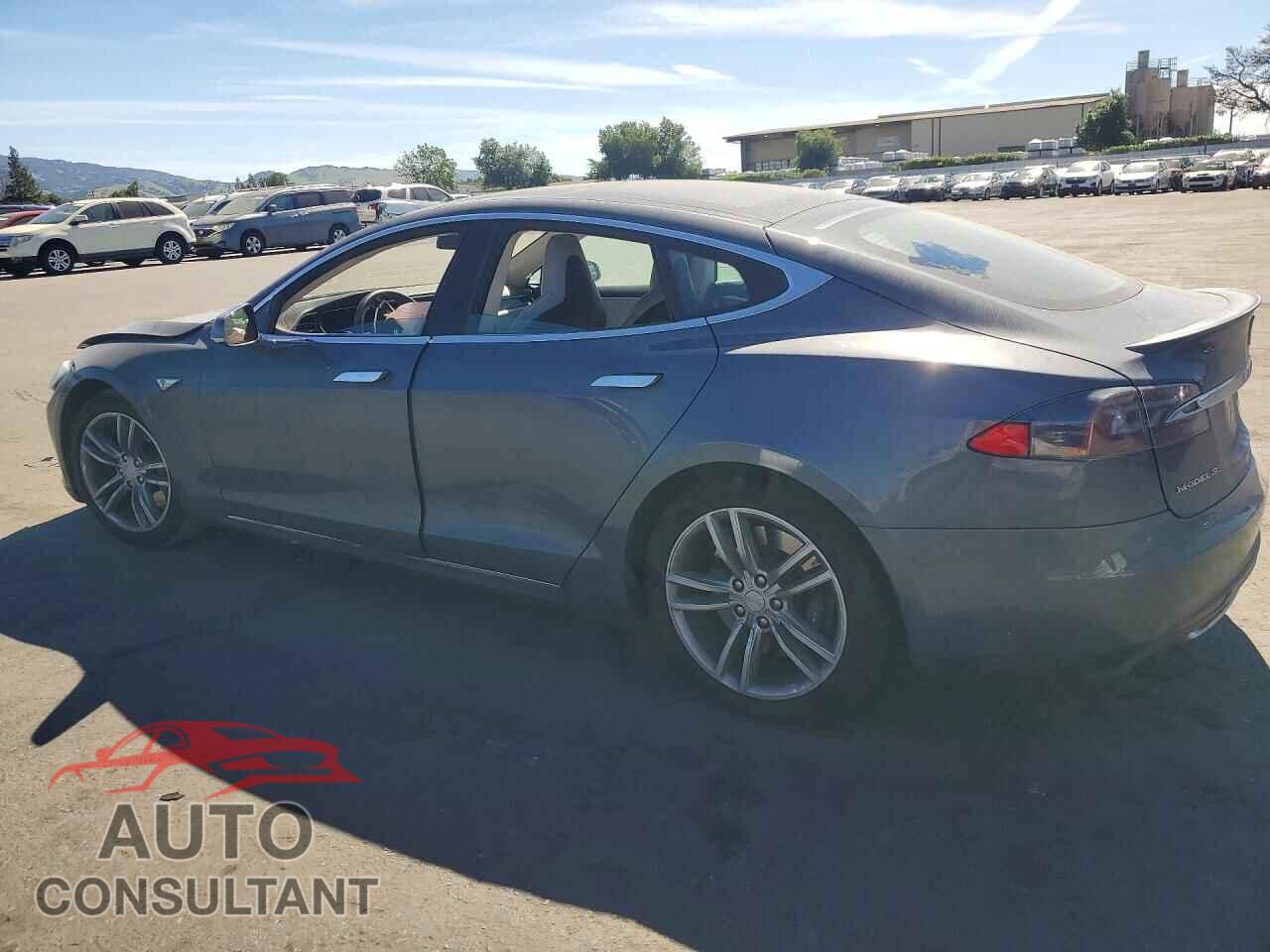 TESLA MODEL S 2013 - 5YJSA1CP5DFP19711
