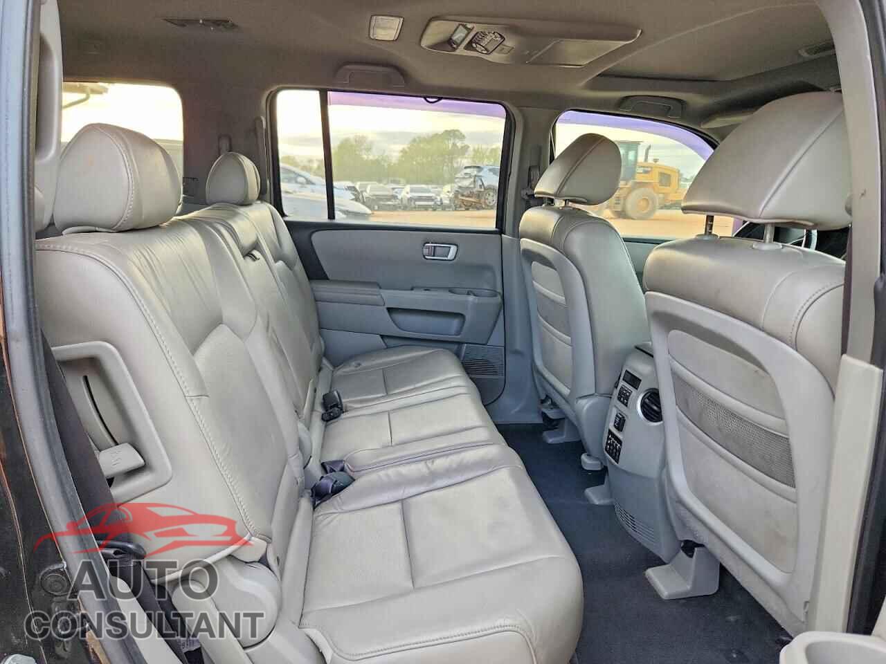 HONDA PILOT 2011 - 5FNYF3H67BB028300