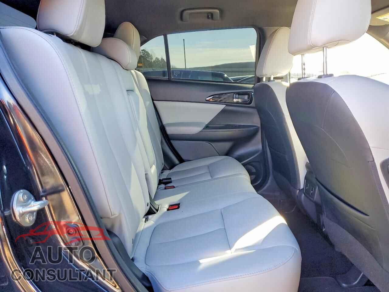 MITSUBISHI ECLIPSE 2023 - JA4ATWAA5PZ001652