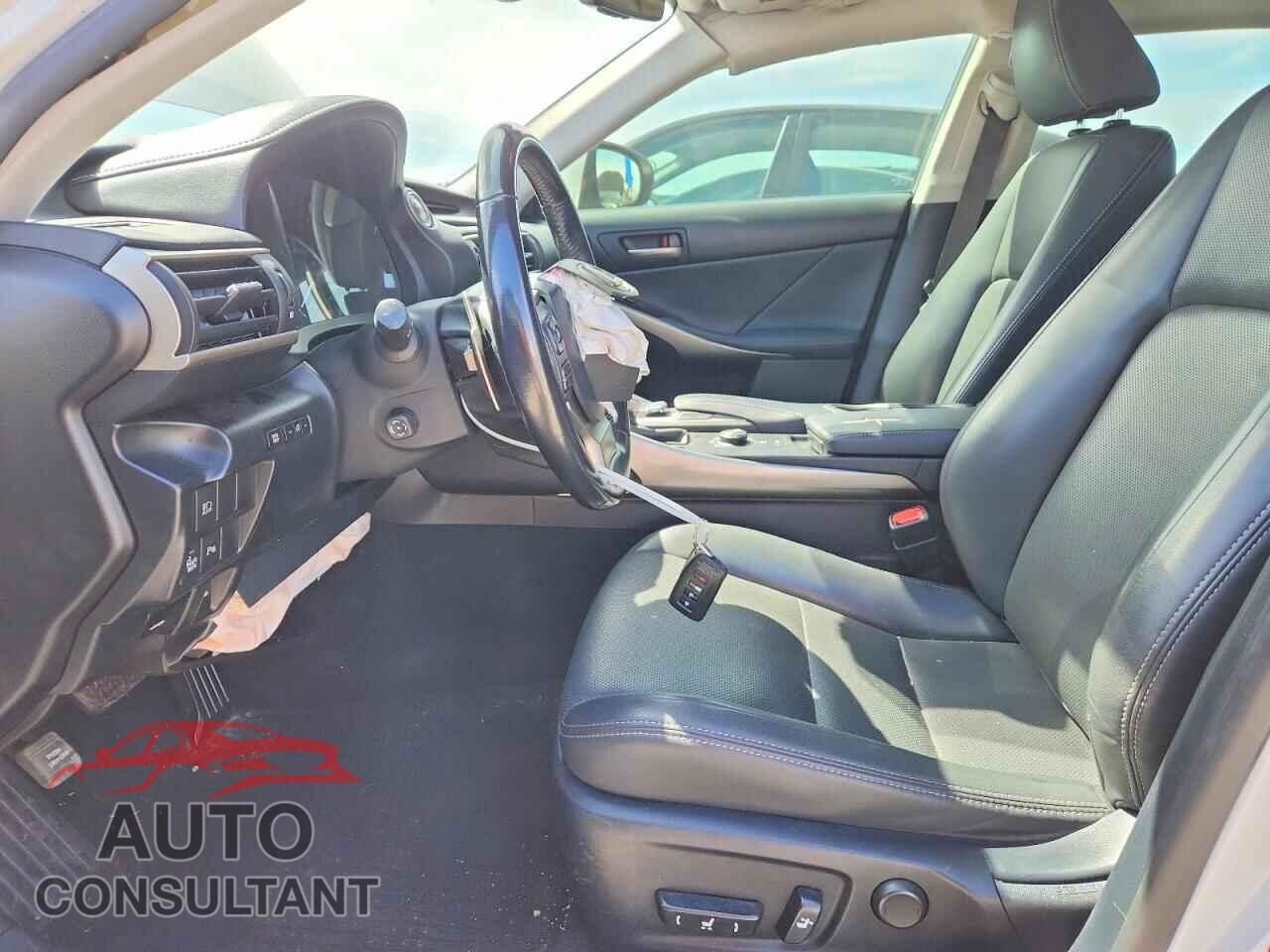 LEXUS IS 2017 - JTHBA1D27H5046820