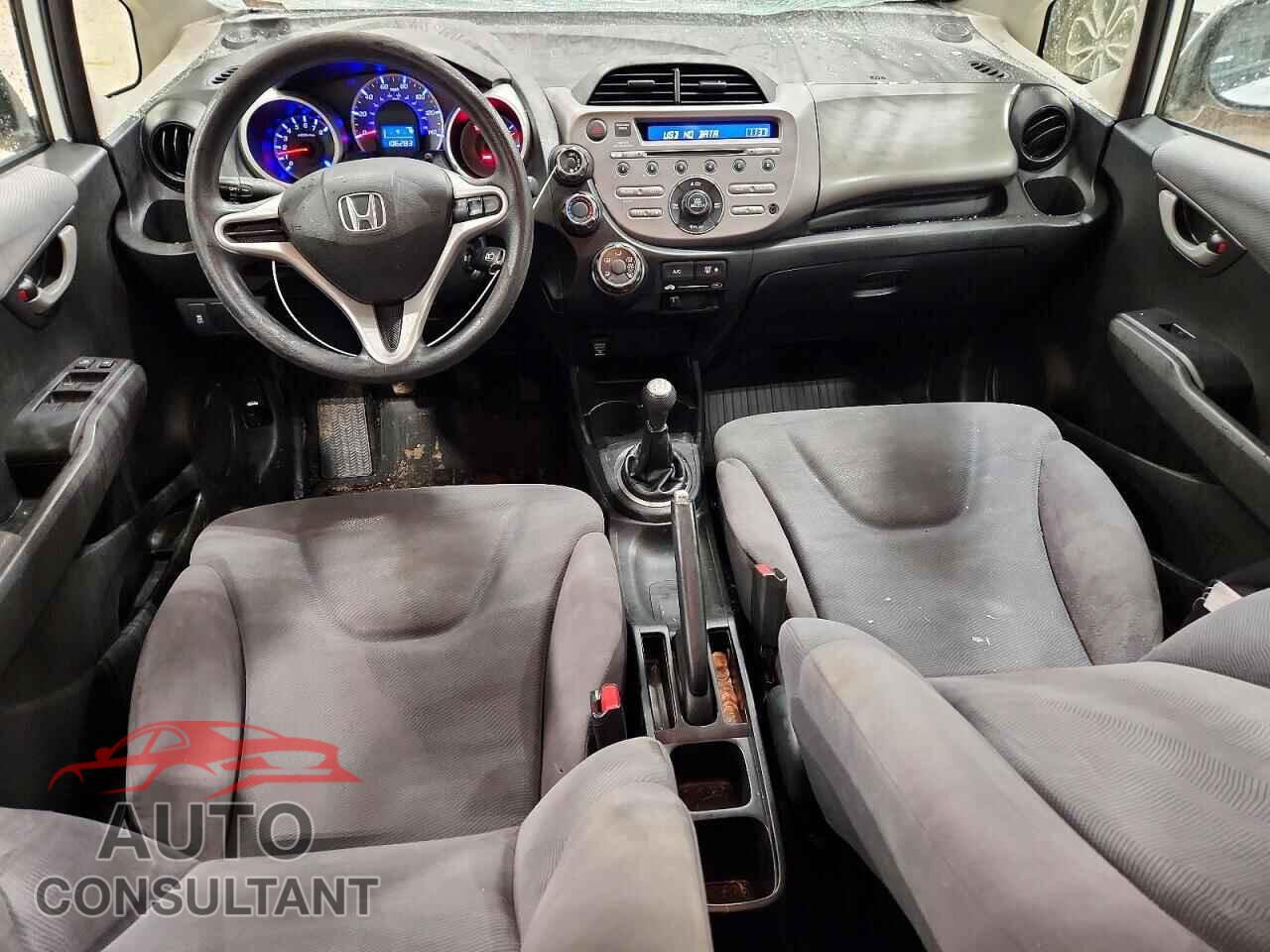 HONDA FIT 2013 - JHMGE8G38DC024984
