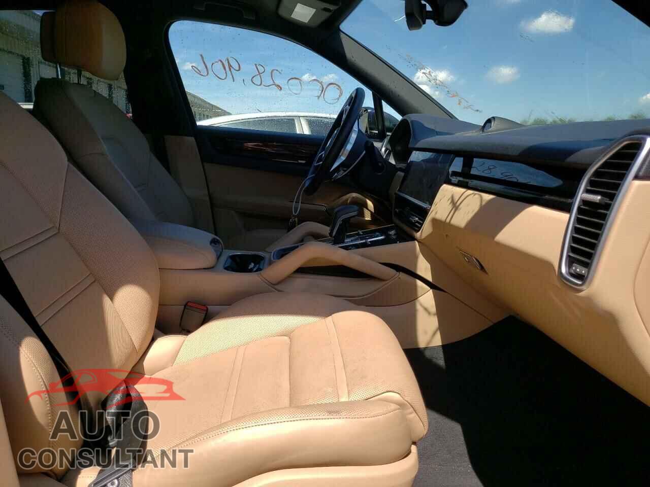PORSCHE CAYENNE 2019 - WP1AA2AY3KDA01770