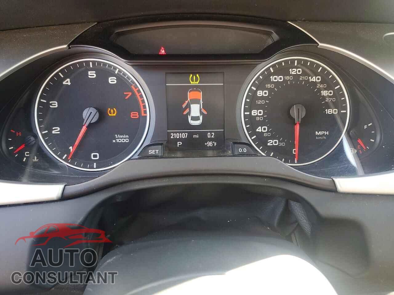 AUDI A4 2011 - WAUEFAFL0BN002135