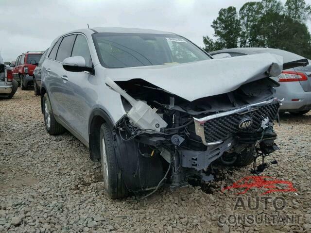 KIA SORENTO LX 2017 - 5XYPG4A39HG206191