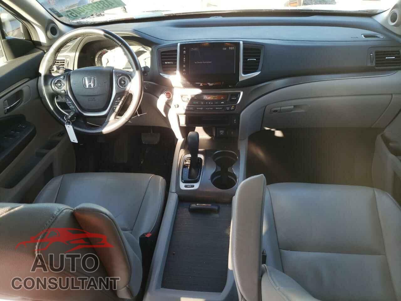 HONDA PILOT 2017 - 5FNYF6H55HB030077