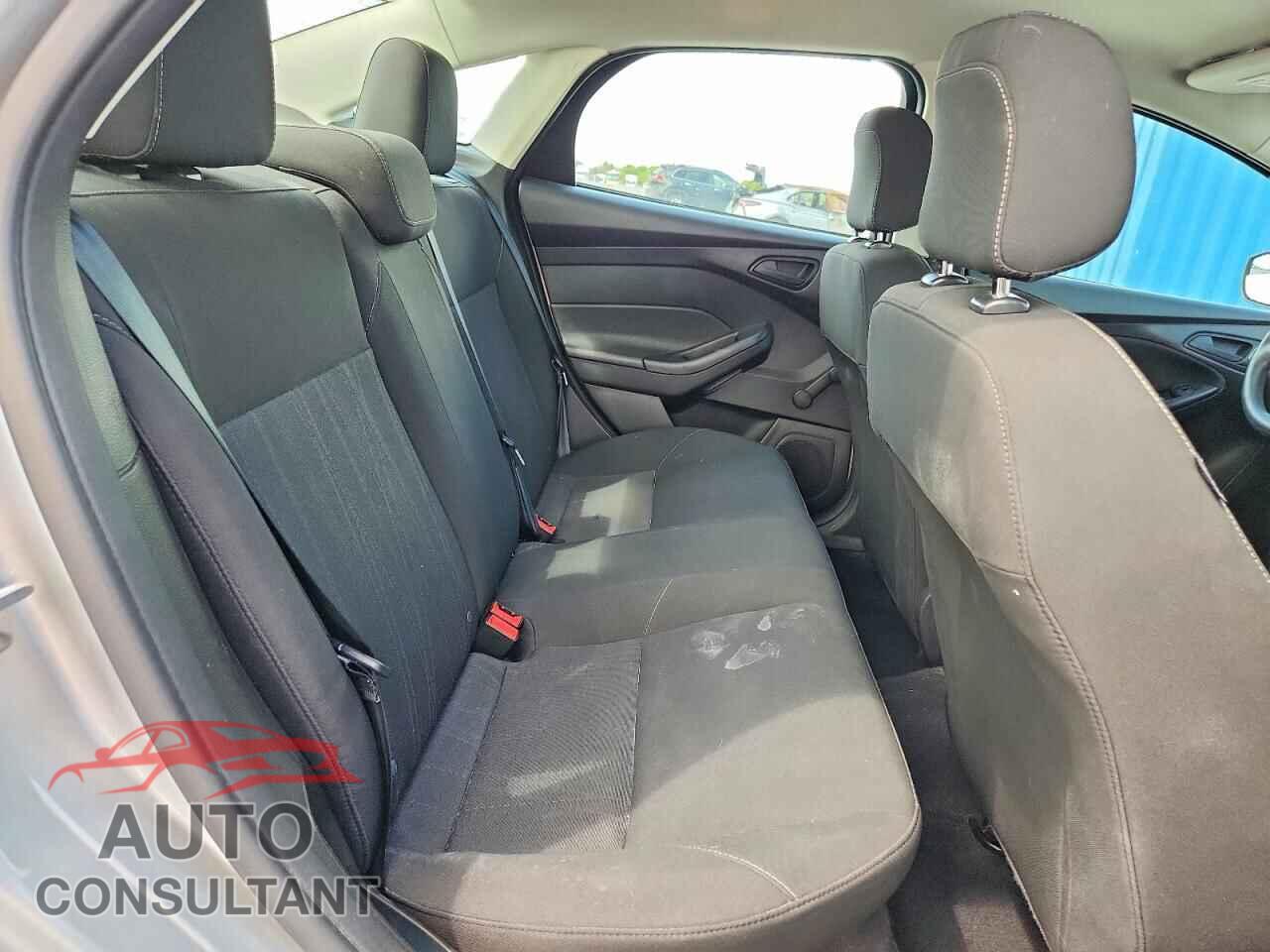 FORD FOCUS 2016 - 1FADP3E27GL324571