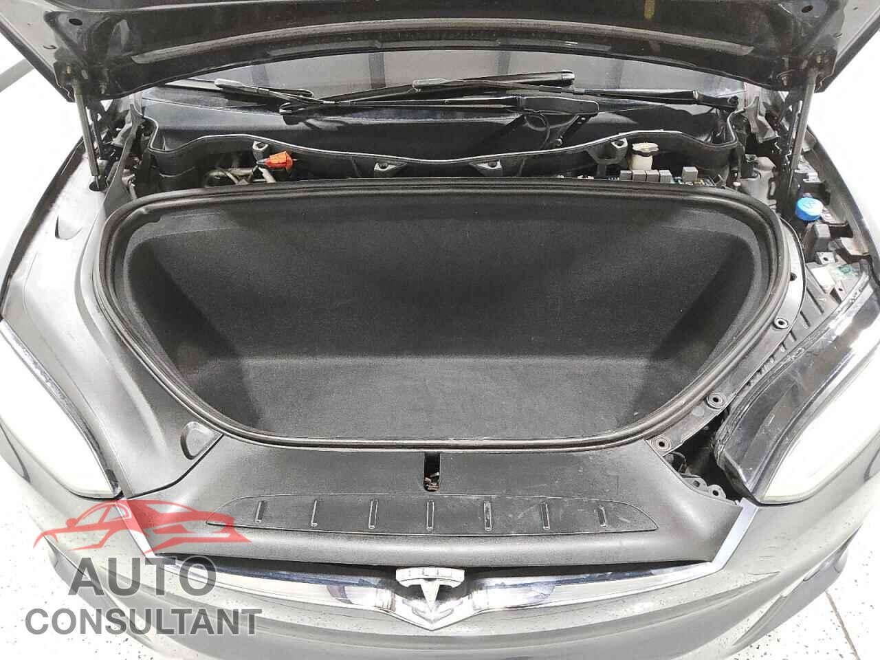 TESLA MODEL X 2016 - 5YJXCAE22GF004875