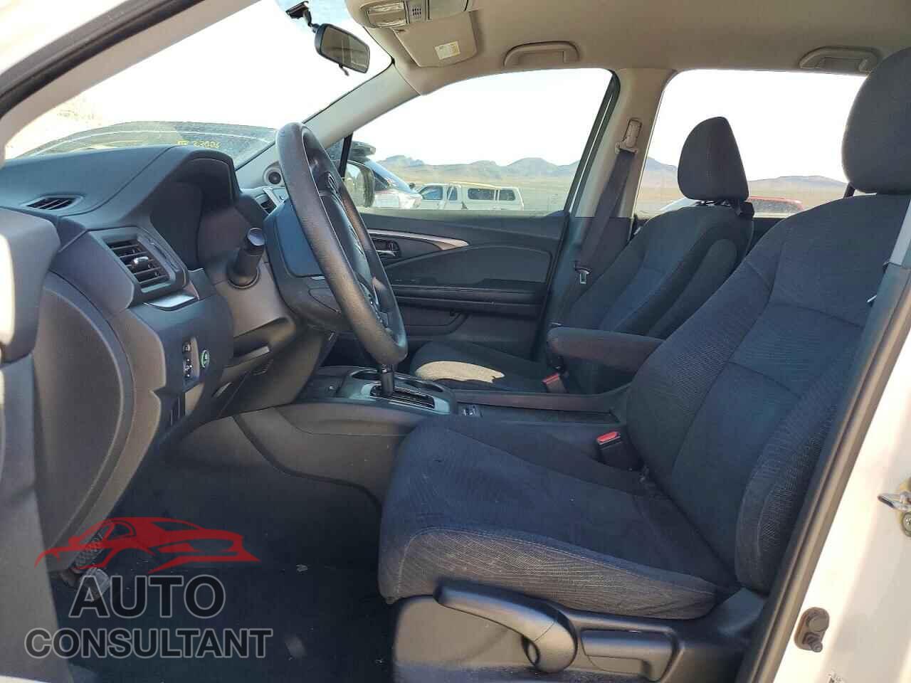 HONDA PILOT 2017 - 5FNYF5H18HB005102