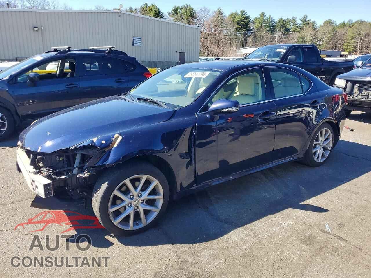 LEXUS IS 2012 - JTHCF5C25C5052879