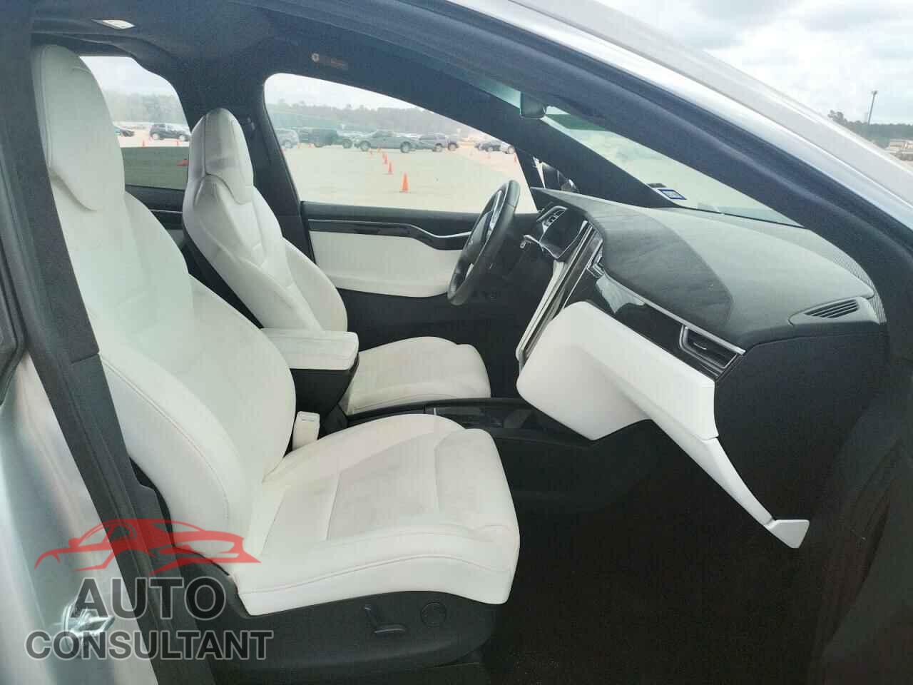 TESLA MODEL X 2017 - 5YJXCBE21HF049751