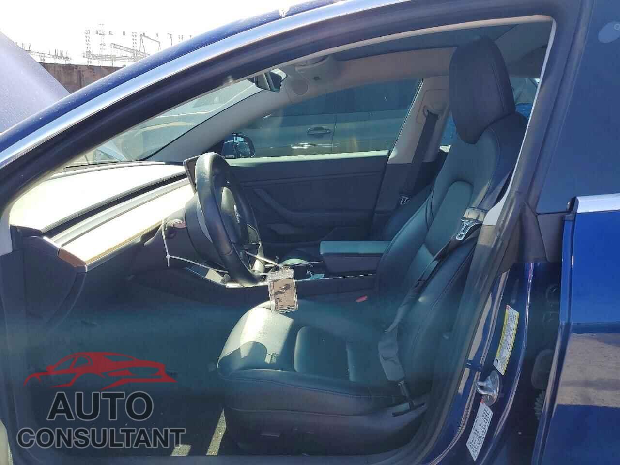 TESLA MODEL 3 2018 - 5YJ3E1EB2JF120402
