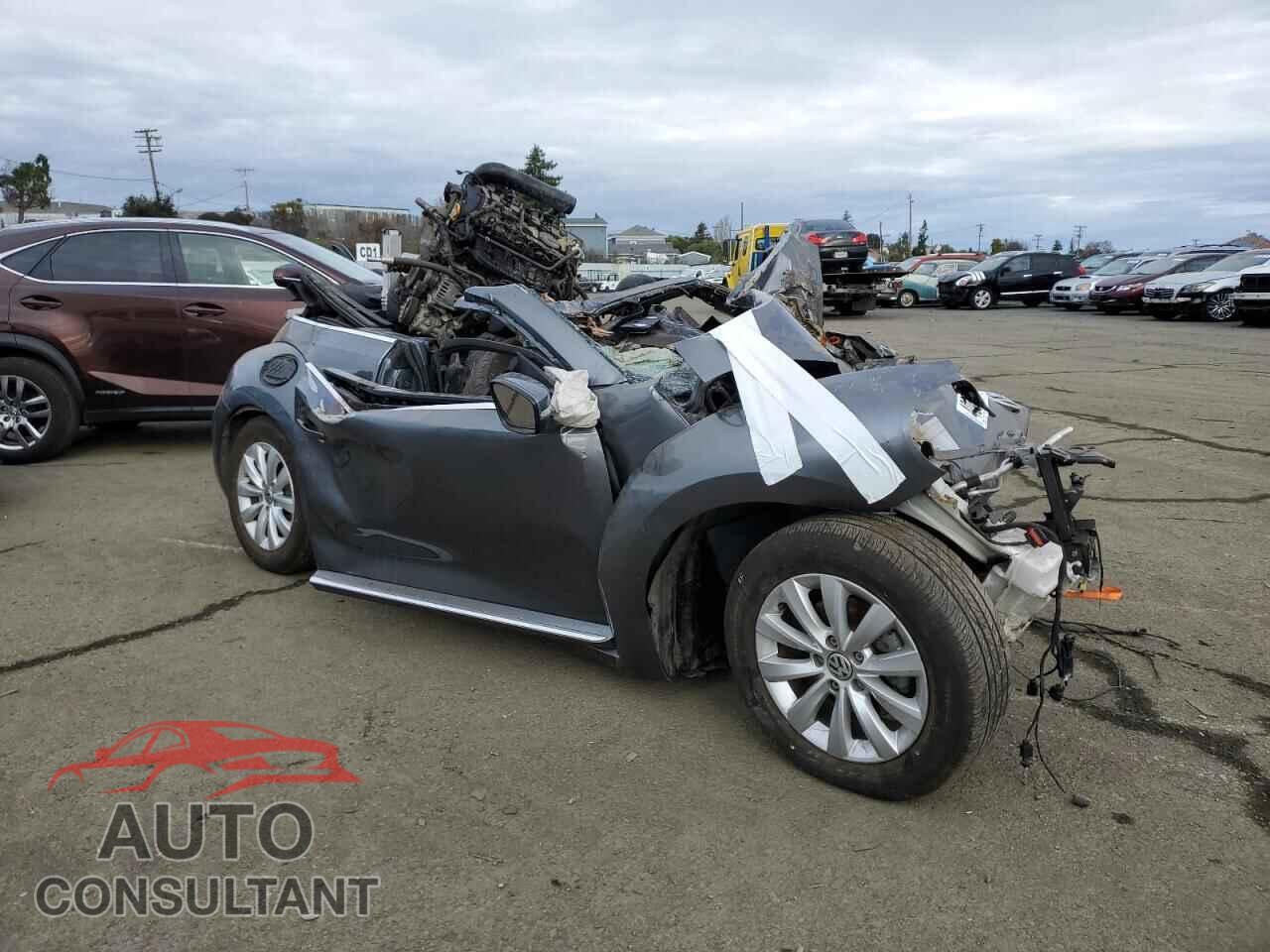VOLKSWAGEN BEETLE 2018 - 3VW5DAATXJM515575