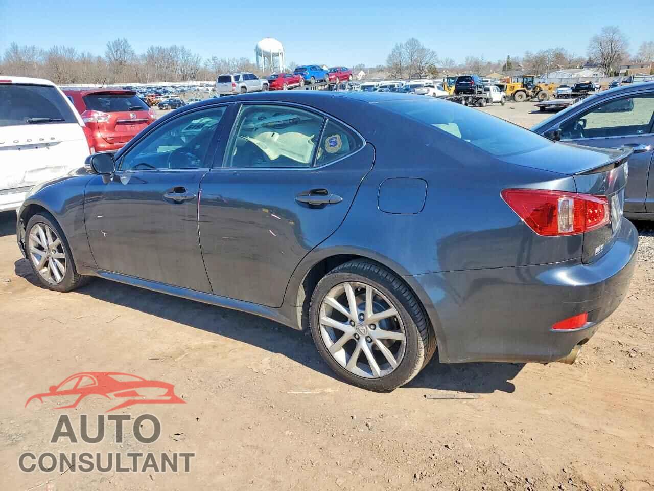 LEXUS IS 2011 - JTHCF5C28B5046878