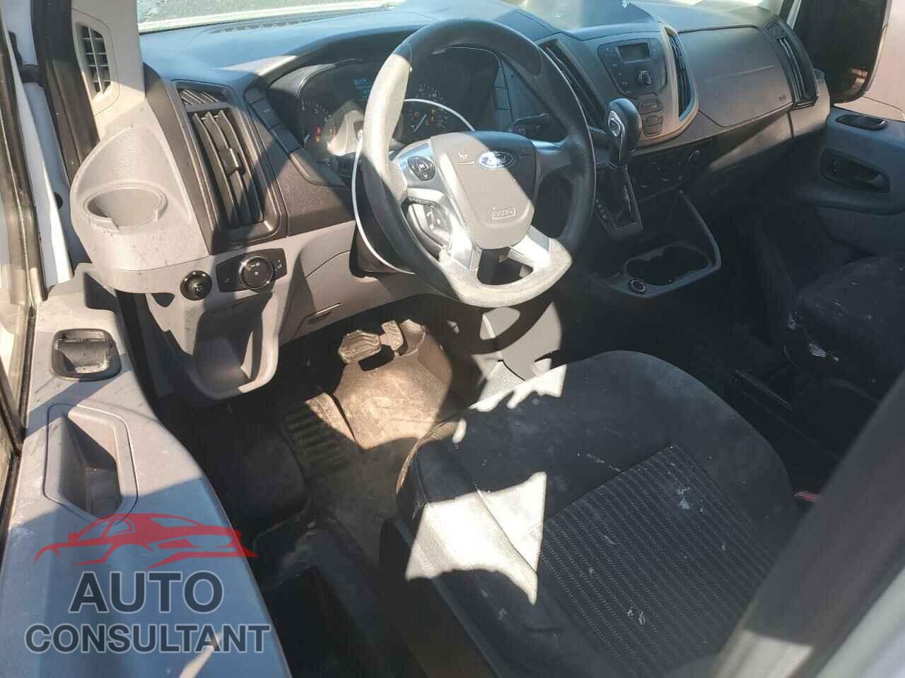 FORD TRANSIT 2018 - 1FTYR1YM2JKA98573