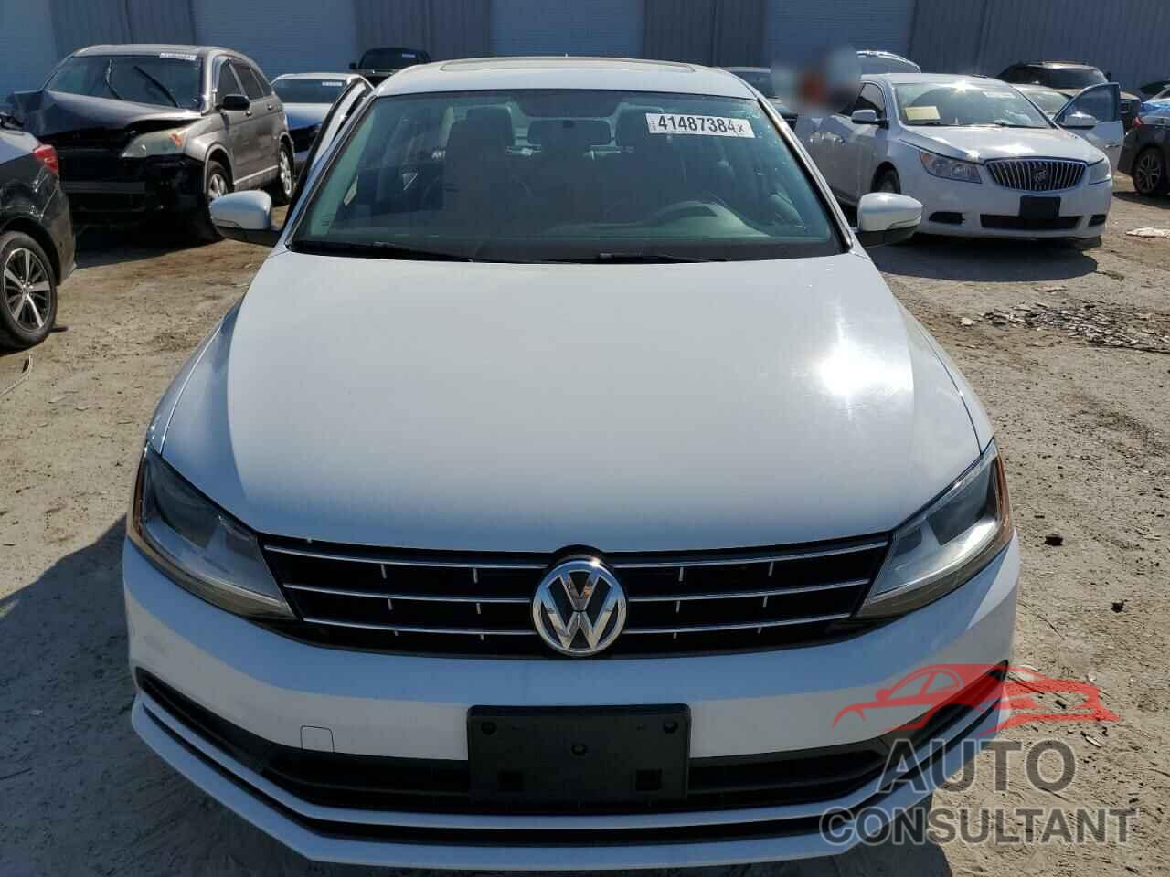 VOLKSWAGEN JETTA 2018 - 3VWDB7AJ8JM225838