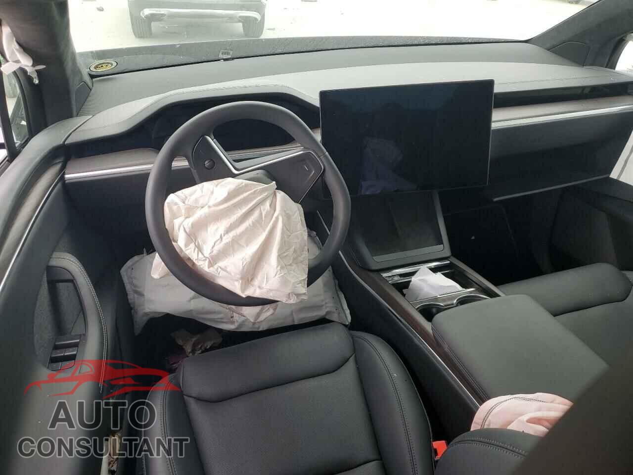 TESLA MODEL X 2023 - 7SAXCDE5XPF414077
