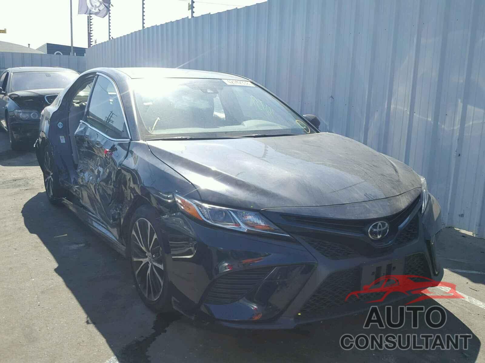 TOYOTA CAMRY 2018 - JTNB11HK0J3026403