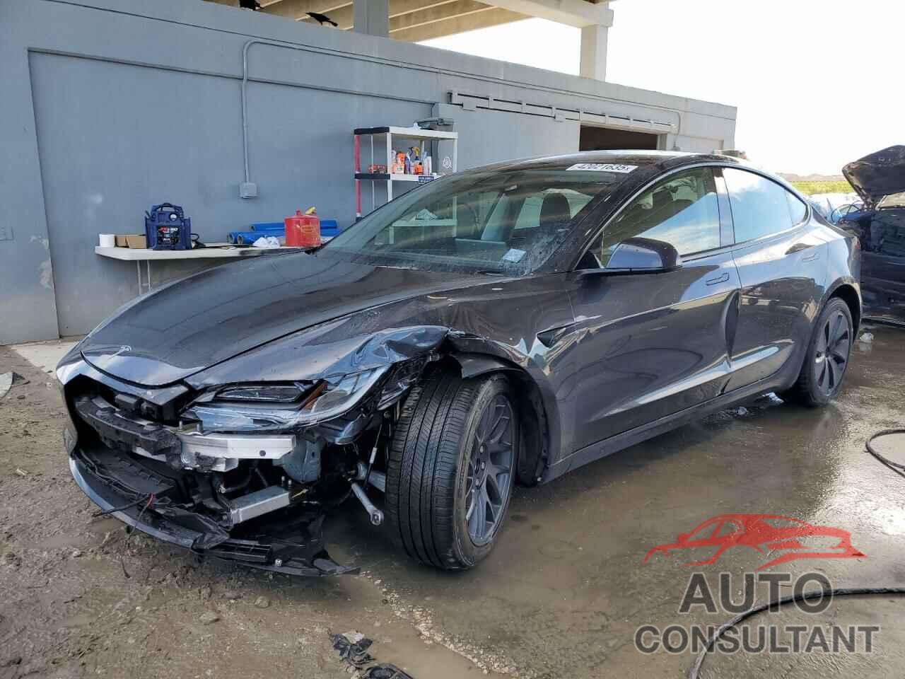 TESLA MODEL 3 2024 - 5YJ3E1EB3RF817329