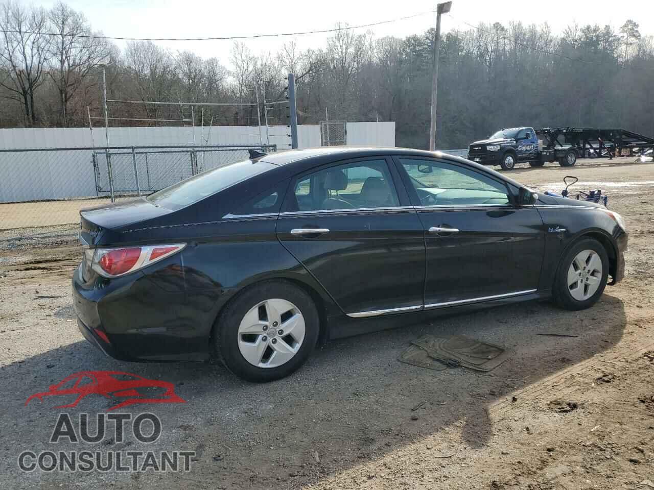 HYUNDAI SONATA 2012 - KMHEC4A41CA033458