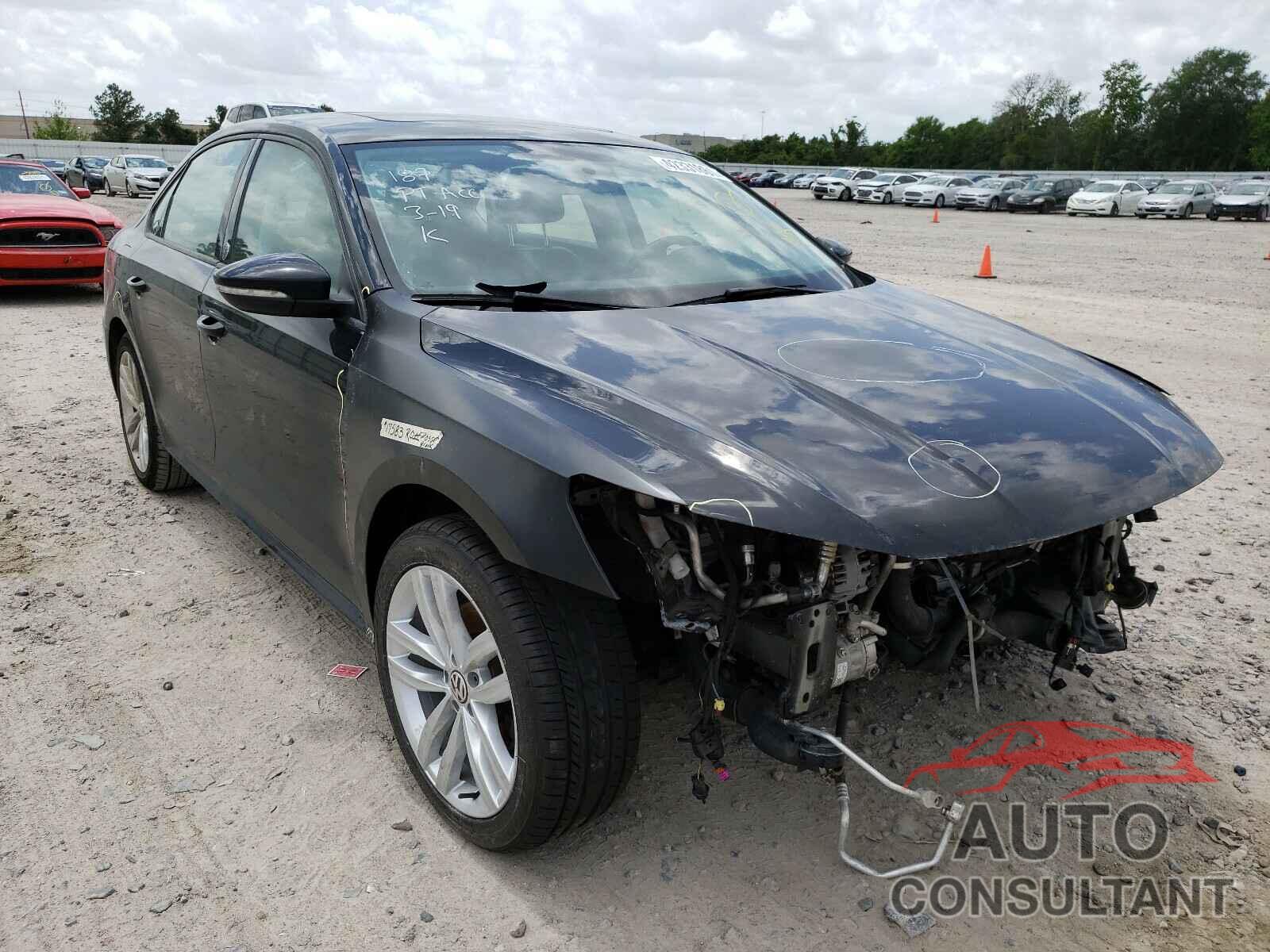 VOLKSWAGEN PASSAT 2019 - 1VWLA7A39KC013503