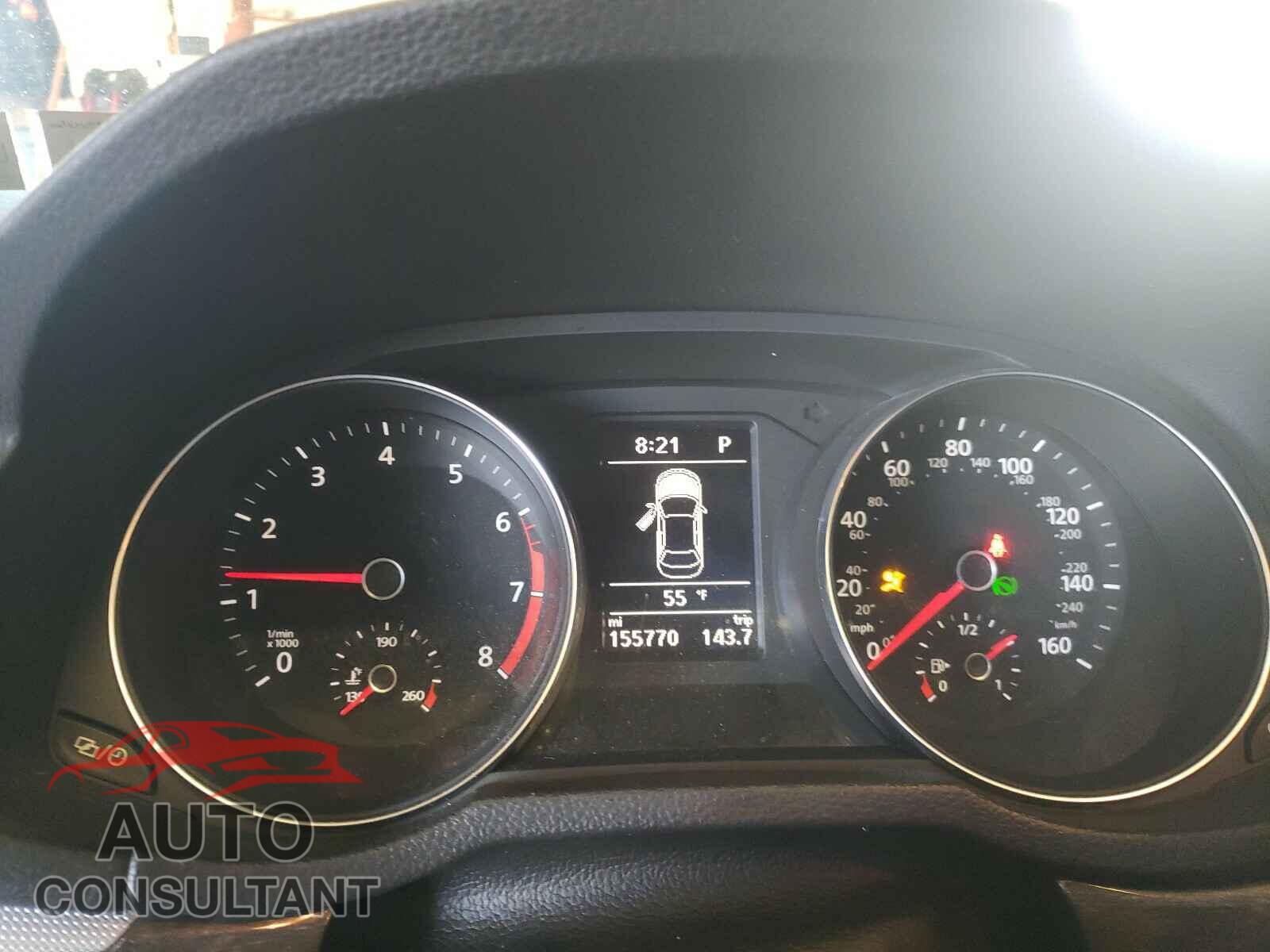 VOLKSWAGEN PASSAT 2017 - 1VWBT7A38HC014575