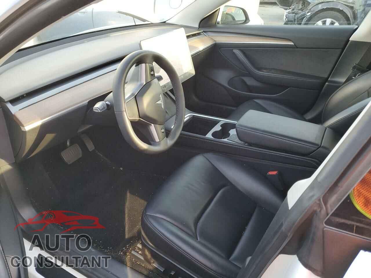 TESLA MODEL 3 2021 - 5YJ3E1EA5MF047179