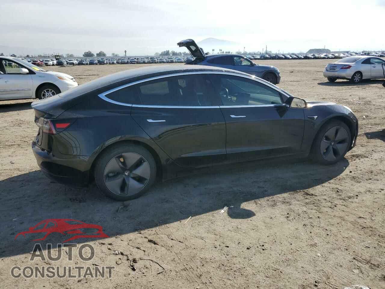 TESLA MODEL 3 2019 - 5YJ3E1EA5KF198763