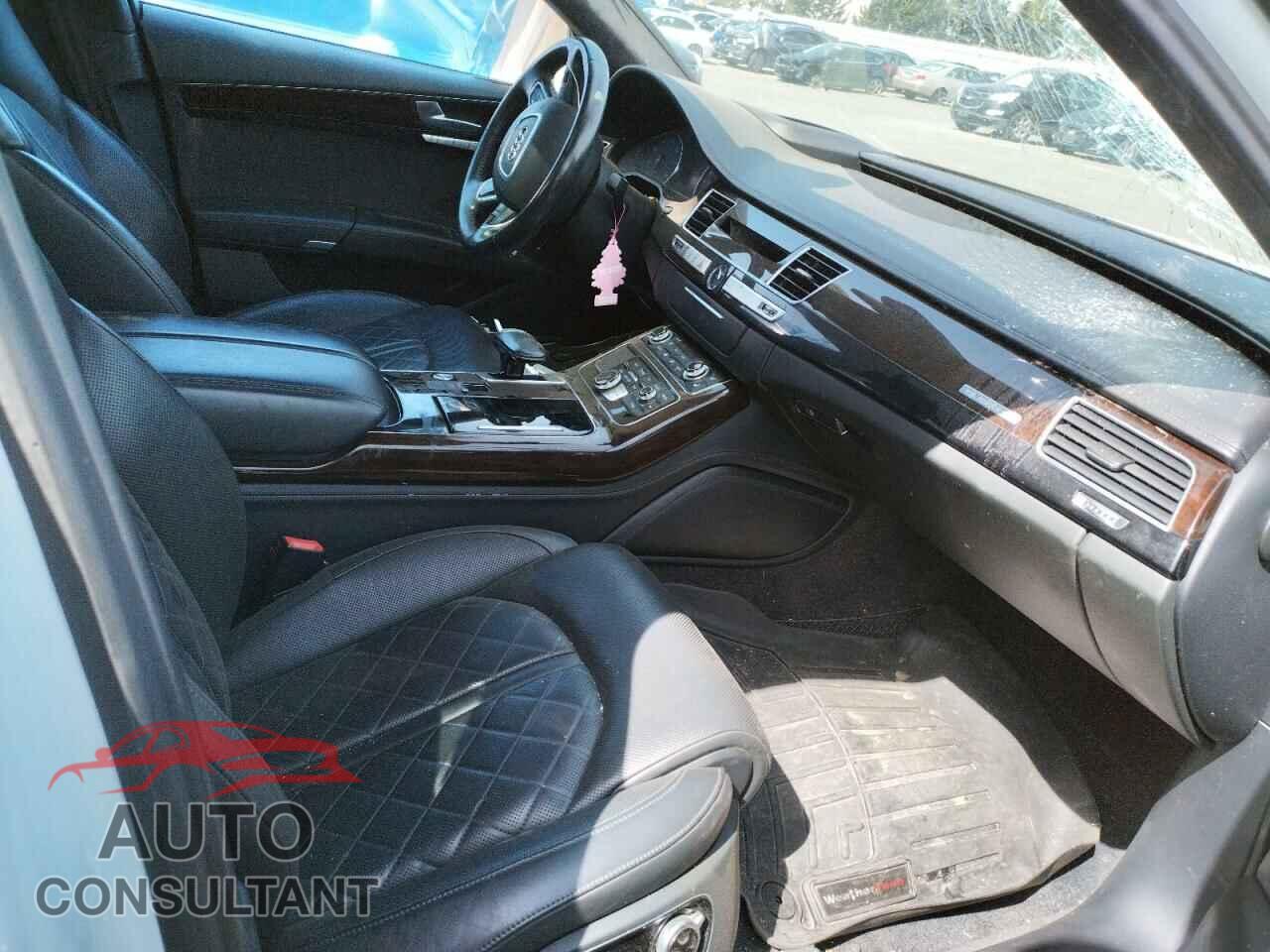 AUDI A8 2018 - WAU43AFD5JN000425