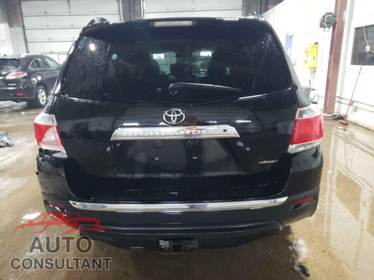 TOYOTA HIGHLANDER 2013 - 5TDBK3EH8DS179104