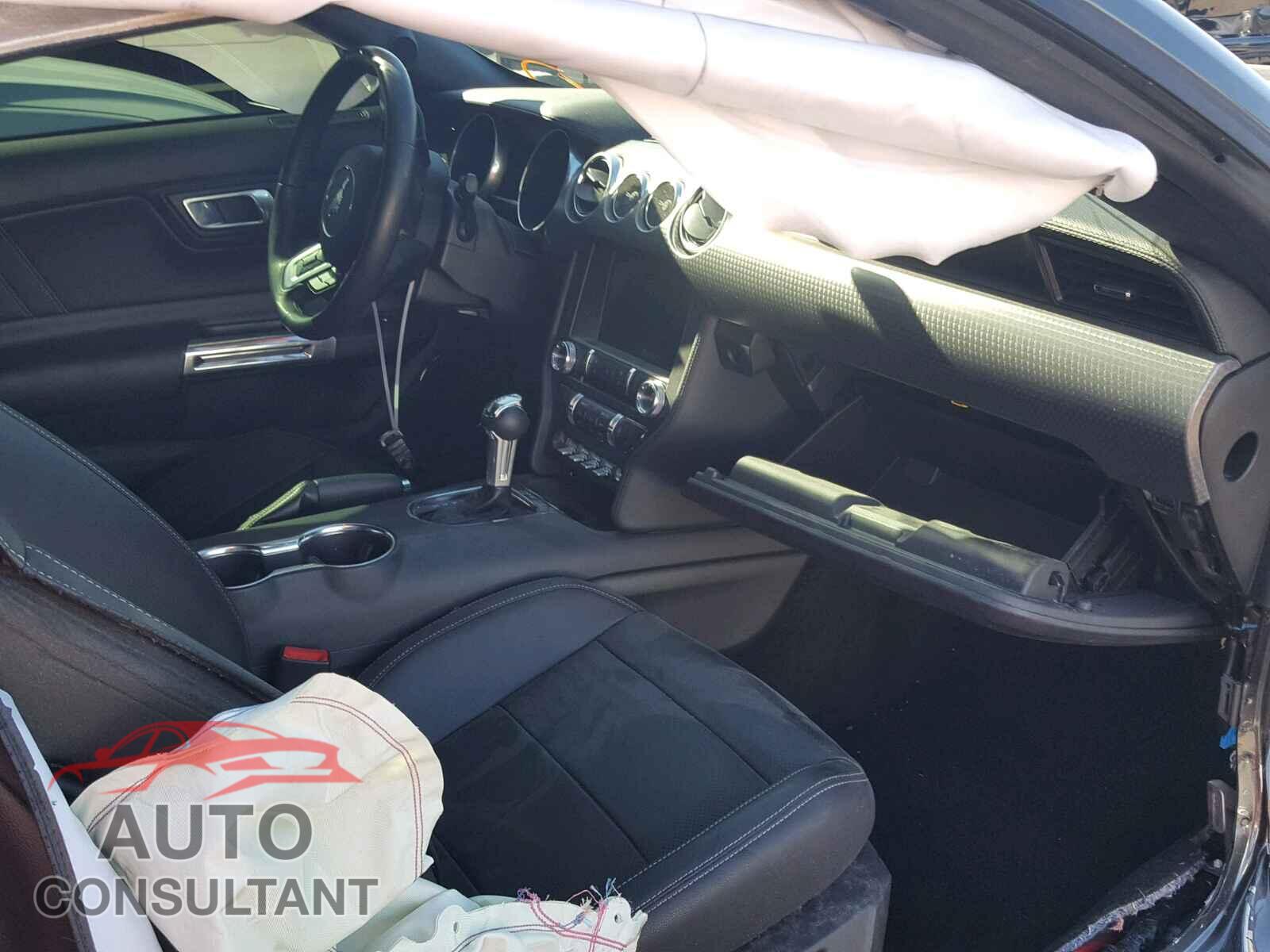 FORD MUSTANG 2018 - 1FA6P8CF9J5105120