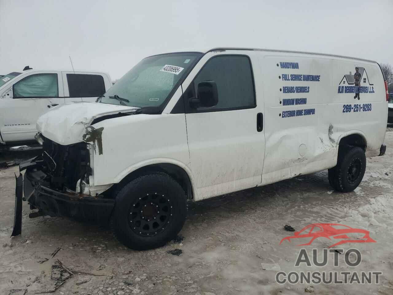 CHEVROLET EXPRESS 2011 - 1GCWGFCA5B1134674