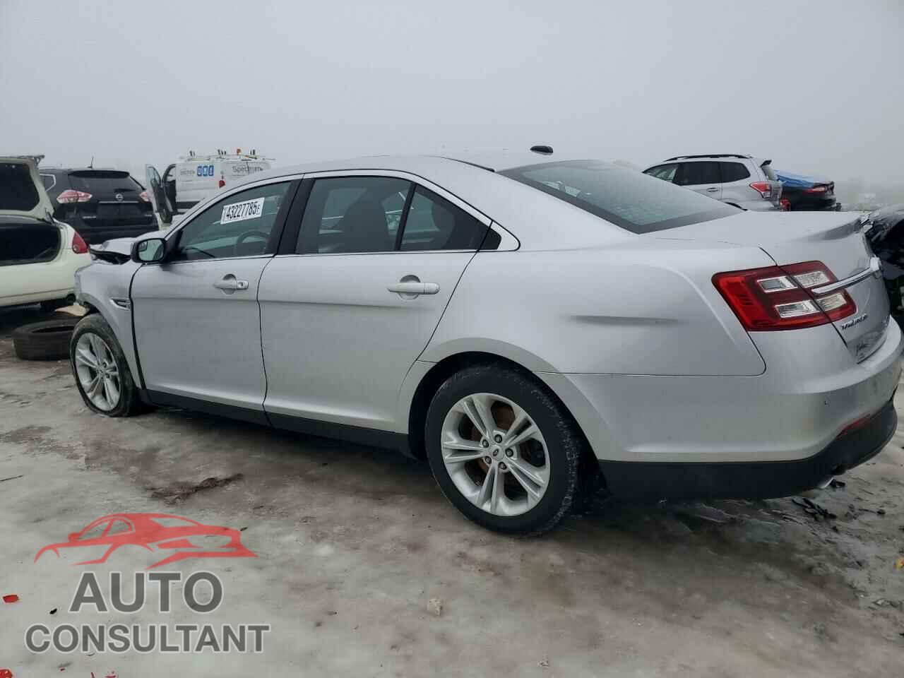 FORD TAURUS 2018 - 1FAHP2E86JG129741