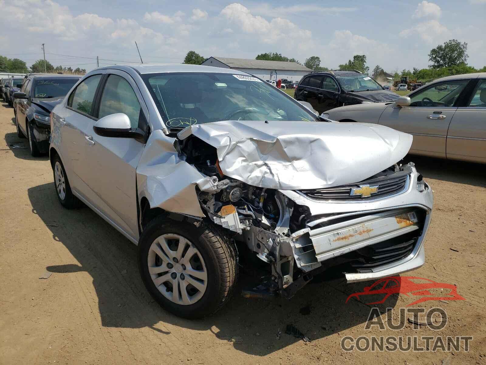 CHEVROLET SONIC 2017 - 1G1JB5SHXH4162861