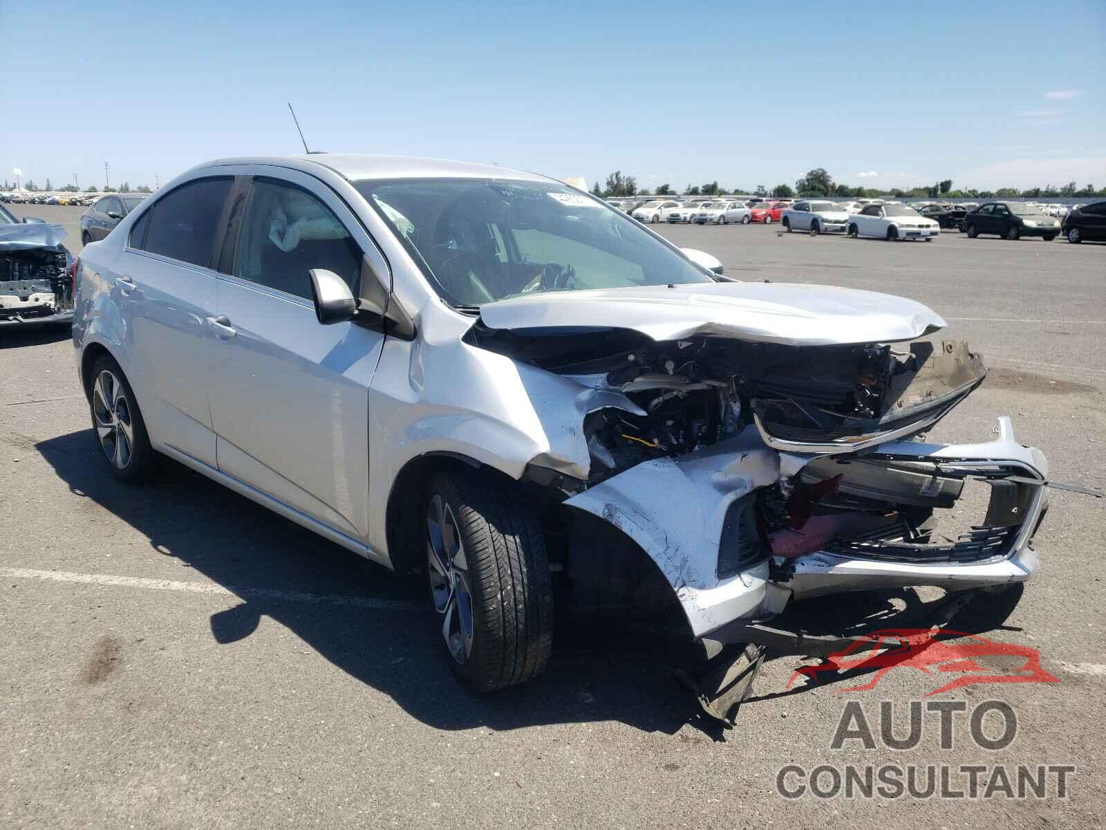 CHEVROLET SONIC 2017 - 1G1JF5SB9H4102456