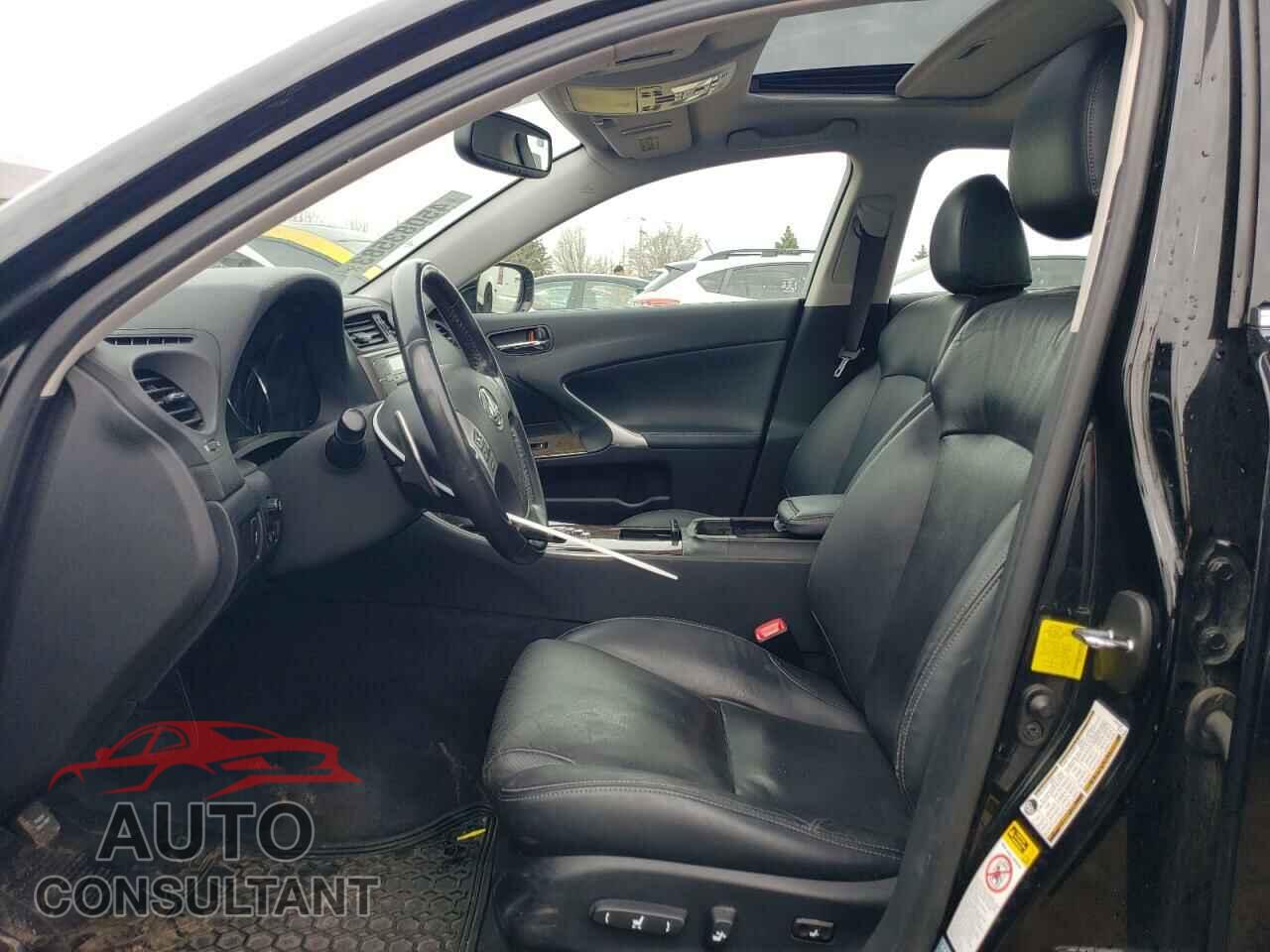 LEXUS IS 2012 - JTHCF5C21C2035675