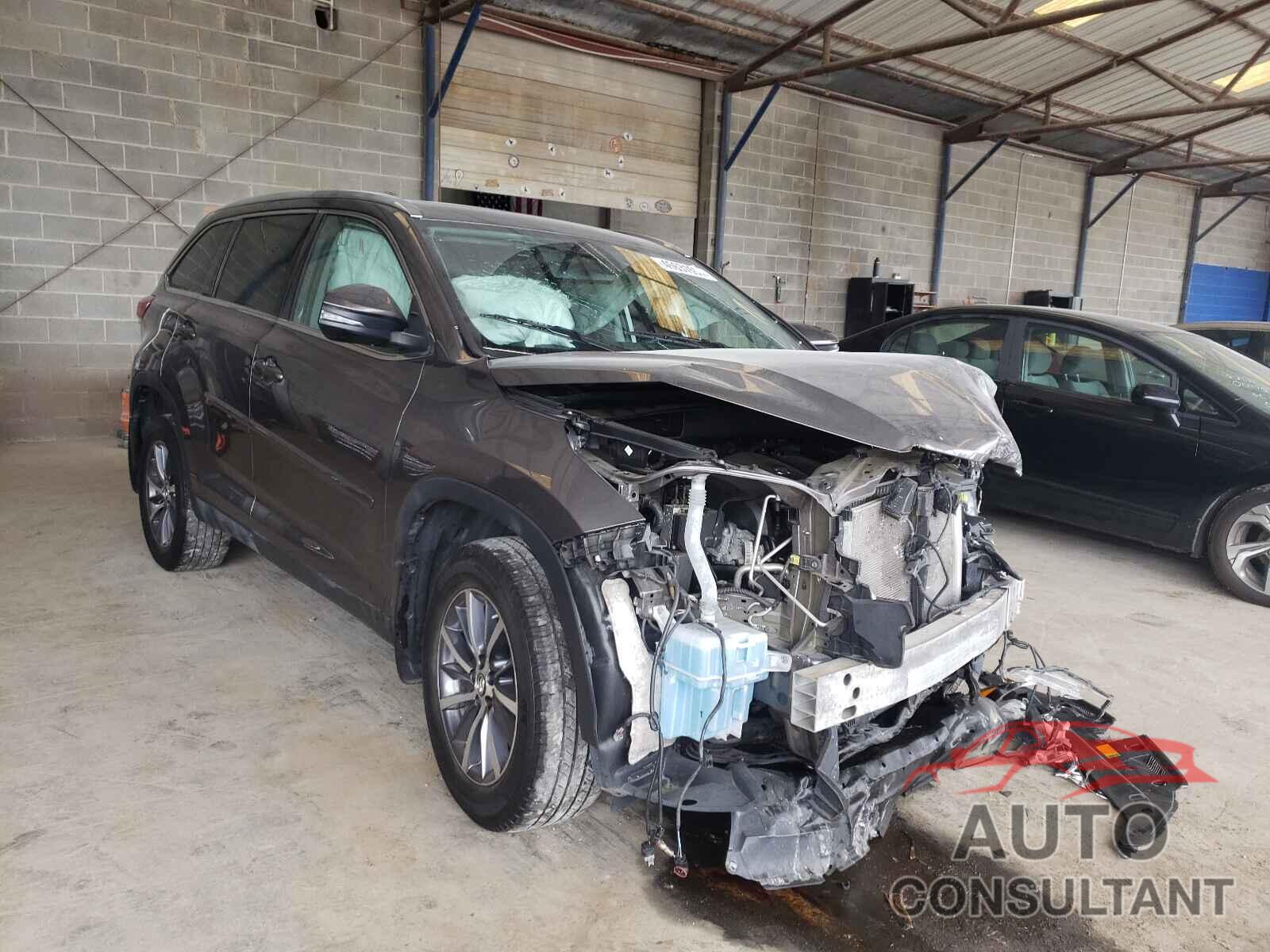 TOYOTA HIGHLANDER 2019 - 5TDJZRFH3KS570800