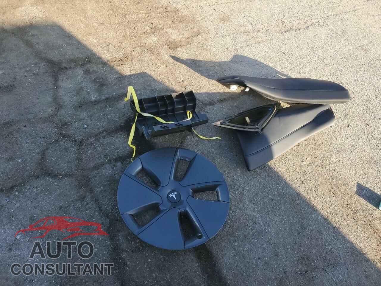 TESLA MODEL 3 2023 - 5YJ3E1EA0PF448501