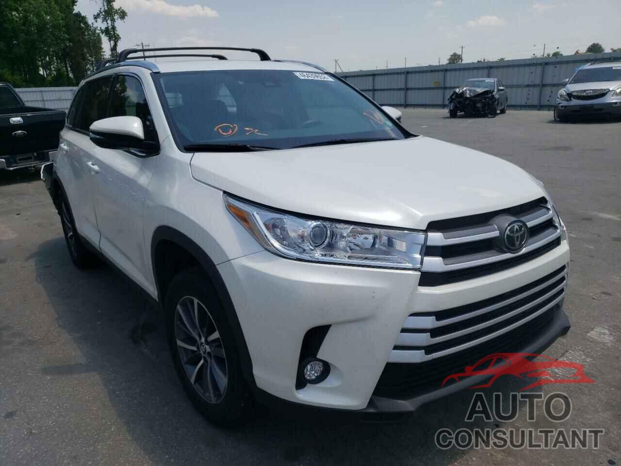 TOYOTA HIGHLANDER 2019 - 5TDKZRFH0KS556440