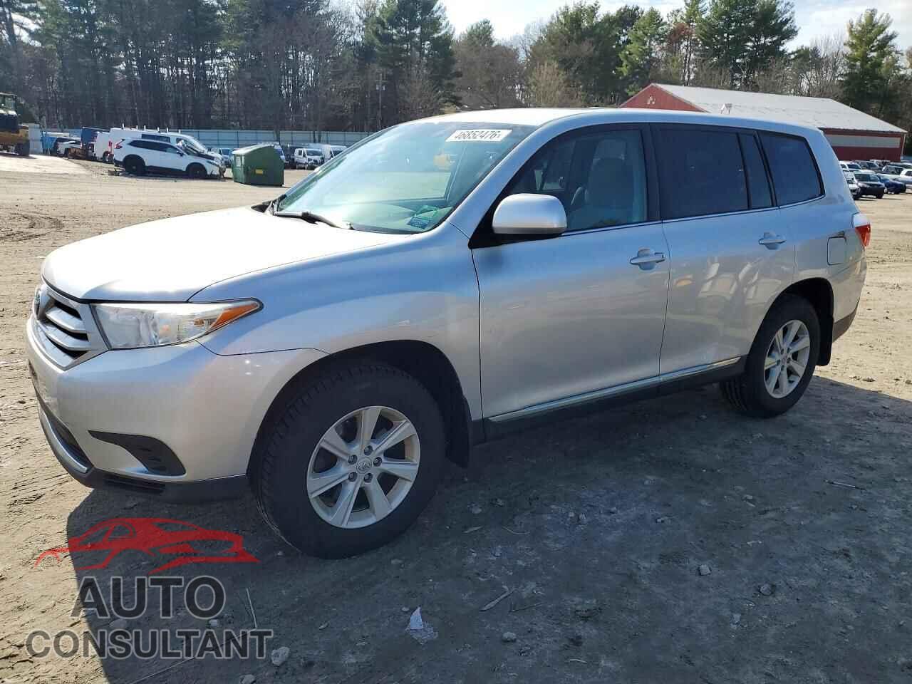 TOYOTA HIGHLANDER 2013 - 5TDBK3EH8DS244520