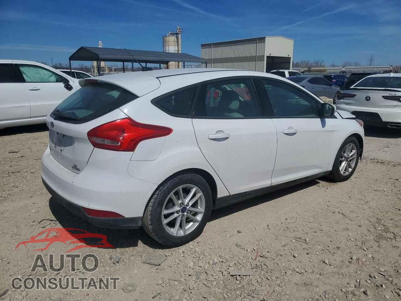 FORD FOCUS 2015 - 1FADP3K27FL264357