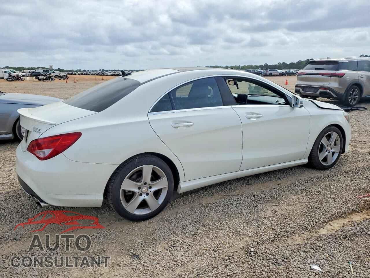 MERCEDES-BENZ CLA-CLASS 2015 - WDDSJ4EB0FN205732