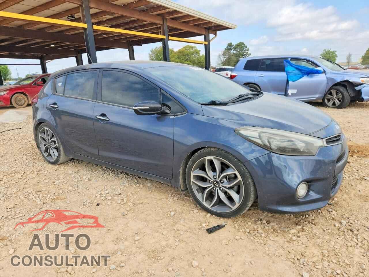 KIA FORTE 2016 - KNAFZ5A37G5562056