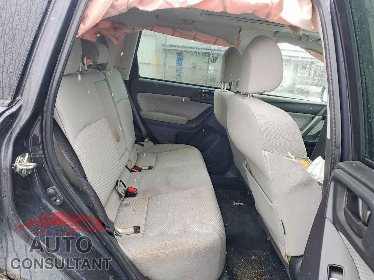 SUBARU FORESTER 2018 - JF2SJAEC6JG546827
