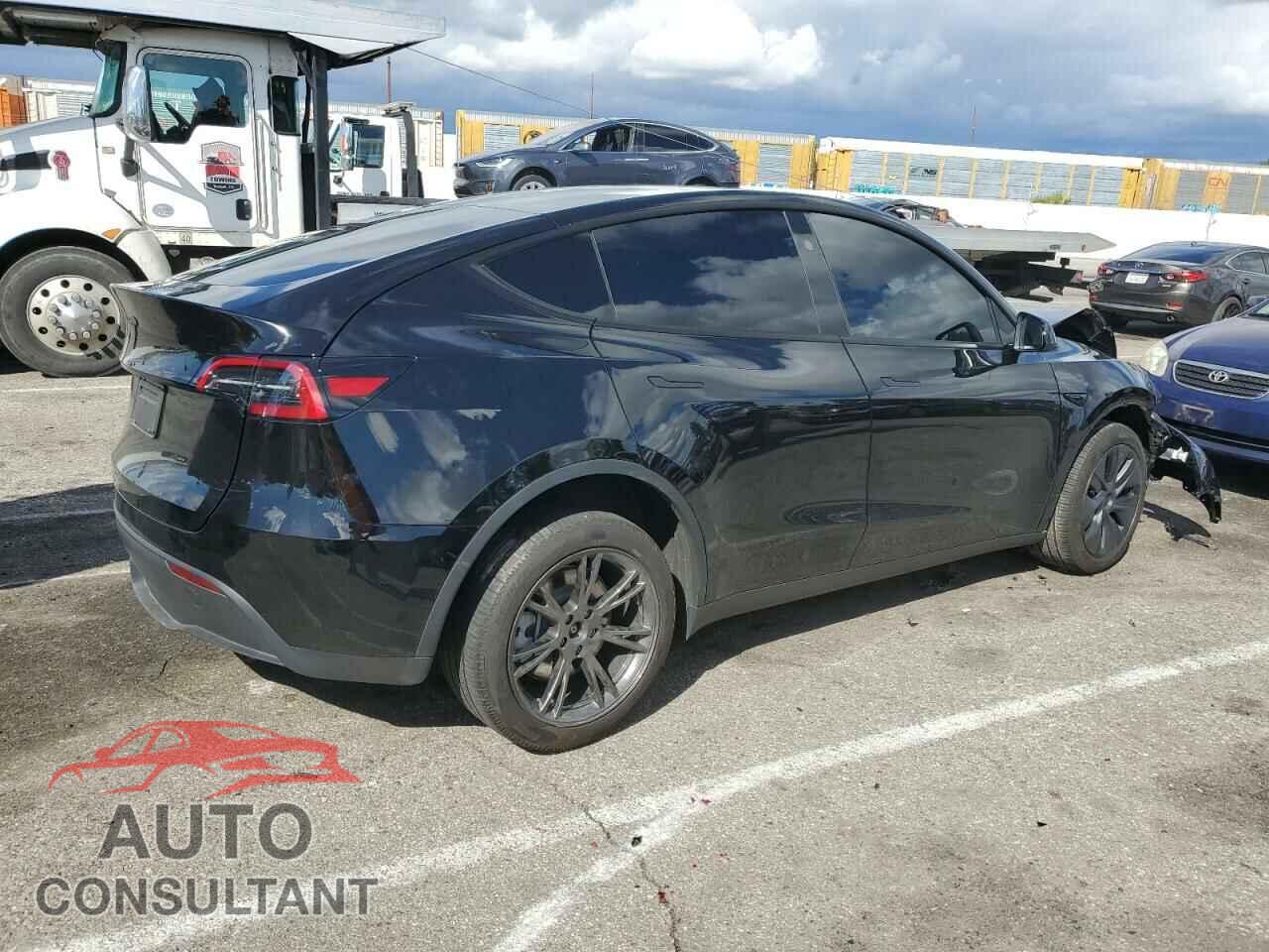 TESLA MODEL Y 2024 - 7SAYGDED4RF200401