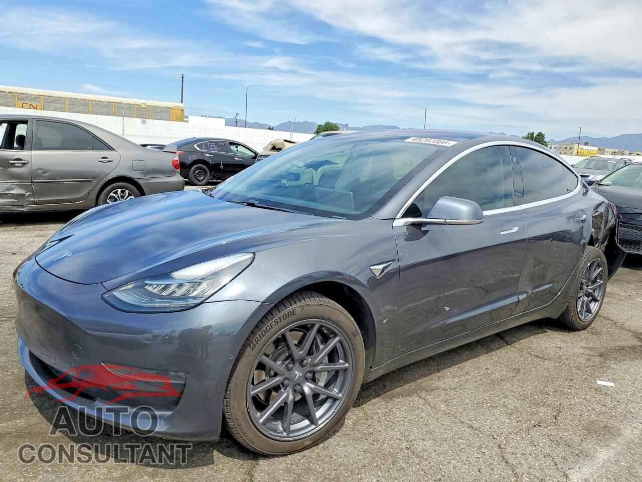 TESLA MODEL 3 2018 - 5YJ3E1EA8JF051531