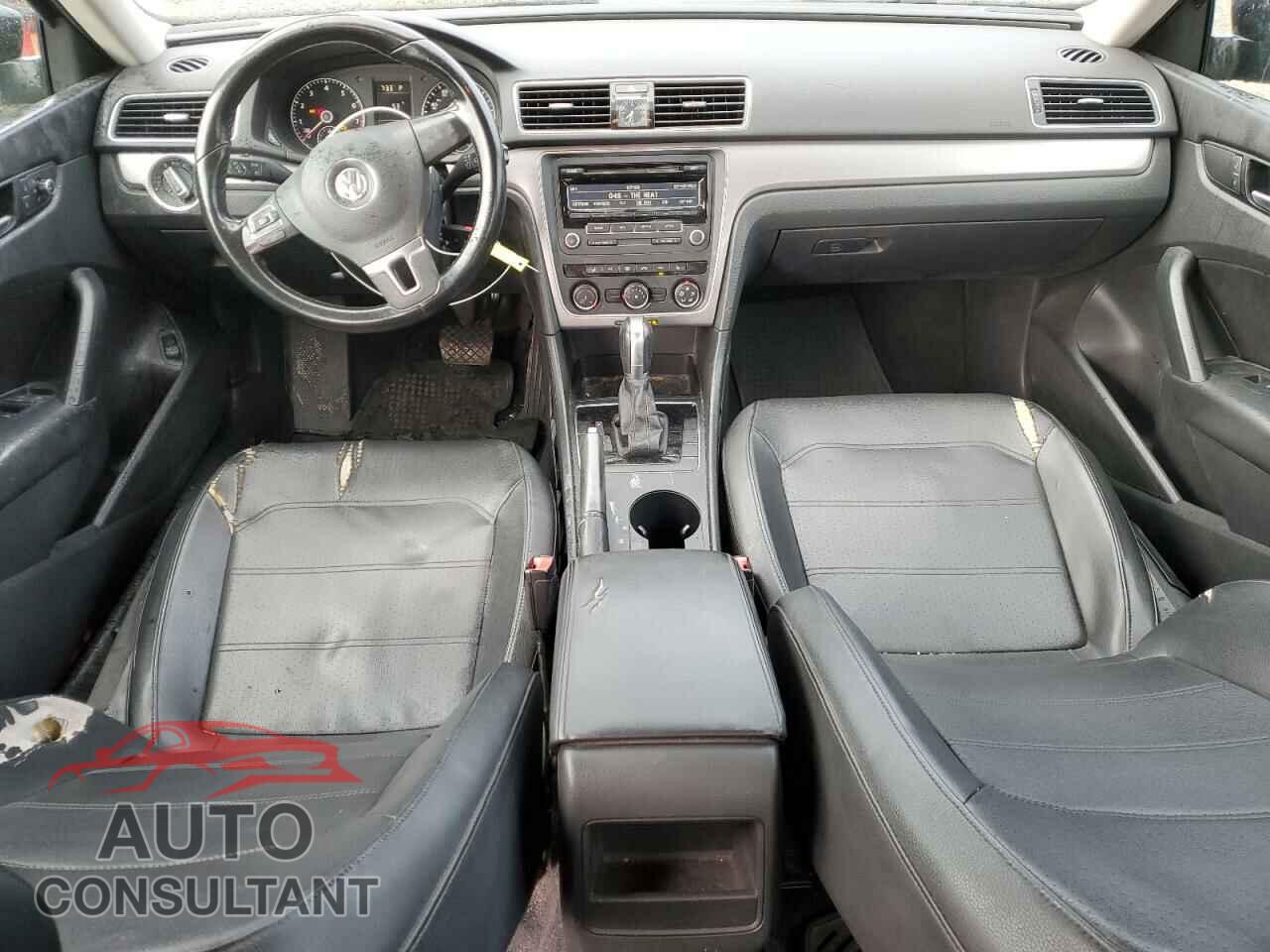 VOLKSWAGEN PASSAT 2015 - 1VWAT7A30FC005085