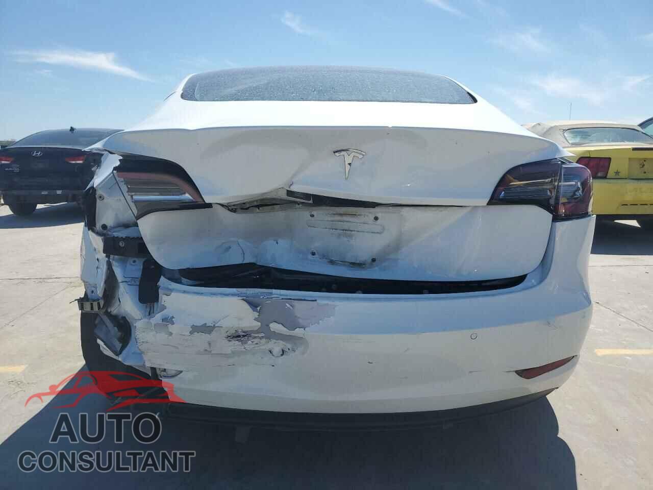 TESLA MODEL 3 2018 - 5YJ3E1EB7JF106575