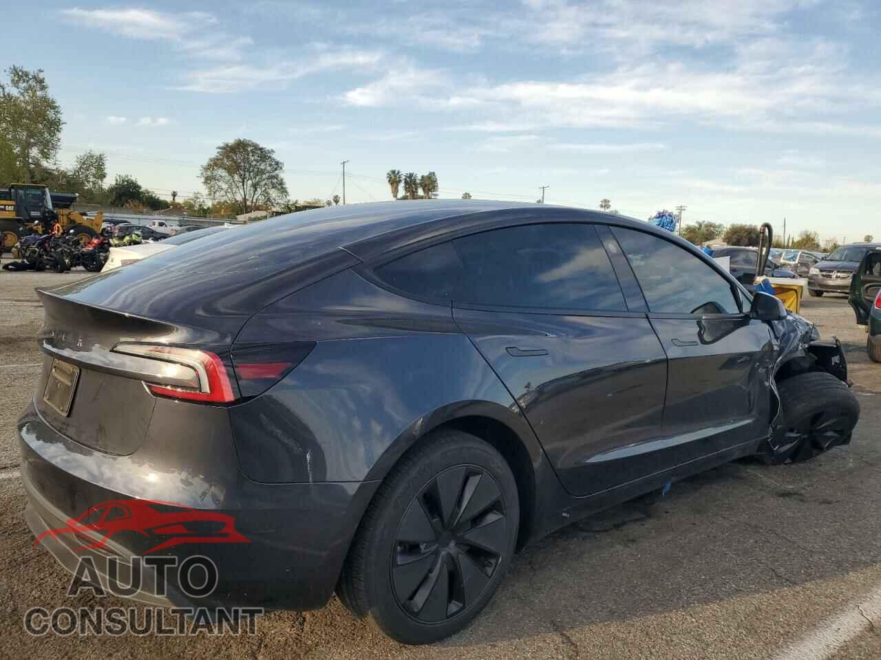TESLA MODEL 3 2024 - 5YJ3E1EAXRF749828