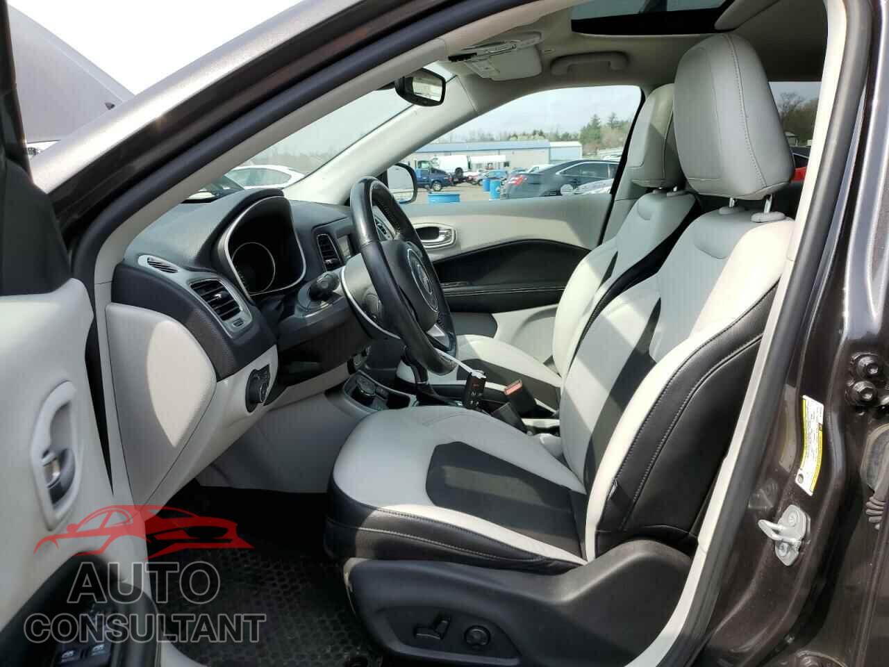 JEEP COMPASS 2018 - 3C4NJDBB2JT150348