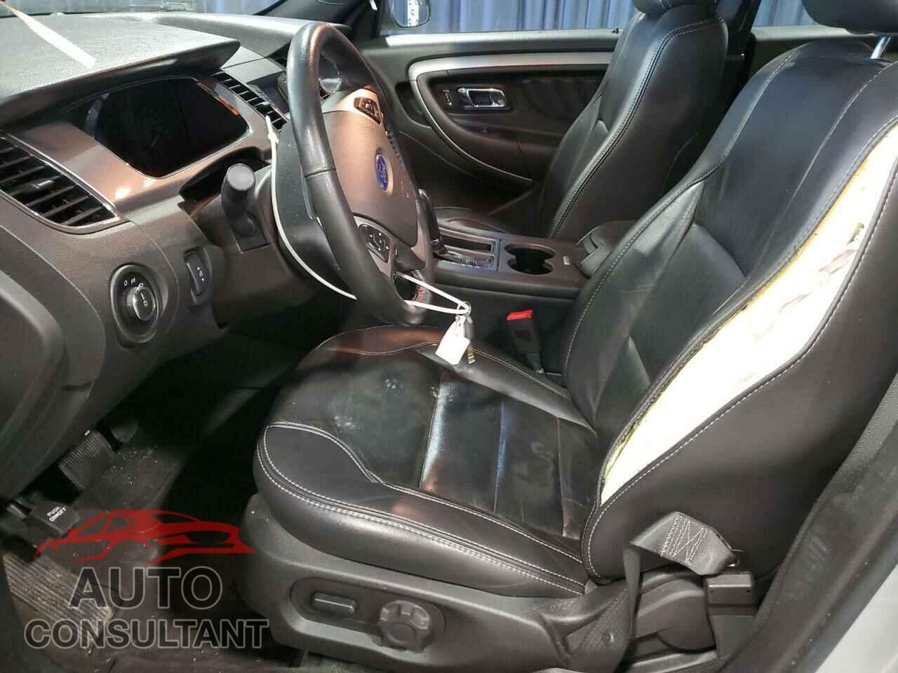 FORD TAURUS 2018 - 1FAHP2E89JG136781